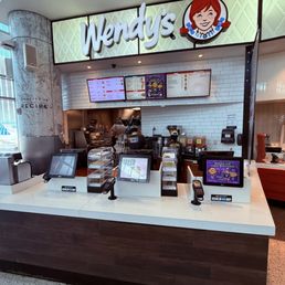 WENDY'S - Updated December 2025 - 12 Photos & 12 Reviews - 3121 N