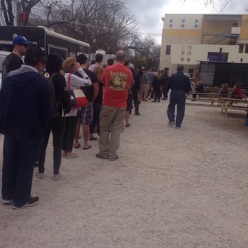 la Barbecue - Line 30 minutes before opening on a Sunday. - Barbeque Near Me - Austin, Texas la Barbecue - Line 30 minutes before opening on a Sunday. - Barbeque Near Me - Austin, Texas