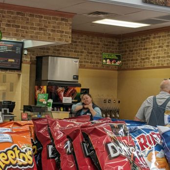Walmart Supercenter - WM employee, working and No mask? - Department Stores Near Me - Crescent City, California Walmart Supercenter - WM employee, working and No mask? - Department Stores Near Me - Crescent City, California