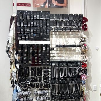 Lovisa - Jewelry Near Me - Orange, California Lovisa - Jewelry Near Me - Orange, California