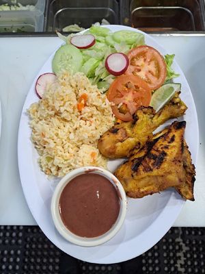 Las Pavas Restaurant y Pupuseria by null