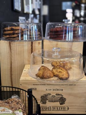 Crema & Vine by null