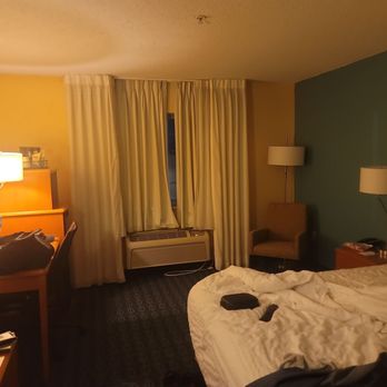 Fairfield by Marriott Inn & Suites Longview - Old, outdated room - Hotels Near Me - Longview, Texas Fairfield by Marriott Inn & Suites Longview - Old, outdated room - Hotels Near Me - Longview, Texas