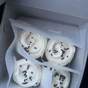 SusieCakes - Cupcakes - Bakeries Near Me - Long Beach, California SusieCakes - Cupcakes - Bakeries Near Me - Long Beach, California