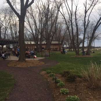 Old House Vineyards - Big outdoor garden and sitting area - Wineries Near Me - Culpeper, Virginia