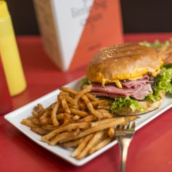 Scoop Café - Scoop Café Burger Pastrami