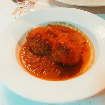 Il Vicolo Trattoria - Two of their homemade meatballs ($5.50), they were tender and had a distinctly meatloafy texture to them. Served in a spicy tomato sauce. - Italian Near Me - Oak Park, Illinois Il Vicolo Trattoria - Two of their homemade meatballs ($5.50), they were tender and had a distinctly meatloafy texture to them. Served in a spicy tomato sauce. - Italian Near Me - Oak Park, Illinois