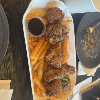 Maison ChaïShaï - Breaded fish pakora - seems over fried , very little seasoning and flavour - Indian Near Me - Montreal, Quebec