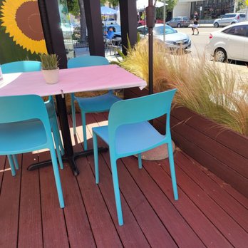Gindi Thai - This is the outdoor seating closest to the street. Well covered from sun & socially distanced from other tables. - Sushi Bars Near Me - Burbank, California Gindi Thai - This is the outdoor seating closest to the street. Well covered from sun & socially distanced from other tables. - Sushi Bars Near Me - Burbank, California