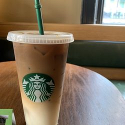 Starbucks - Venti Vanilla Cold Brew Latte