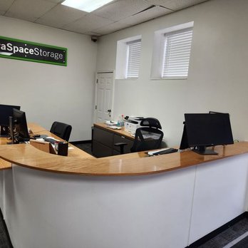 Extra Space Storage - Office - Self Storage Near Me - Hamden, Connecticut