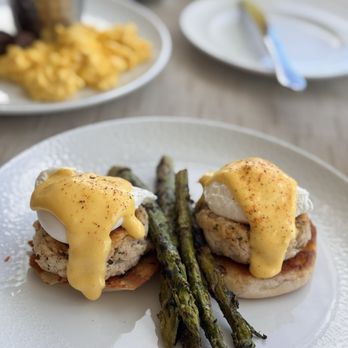 Spruzzo - Crab cakes and eggs - Bars Near Me - West Palm Beach, Florida