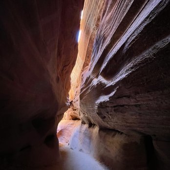 Dreamland Safari Tours - Peek-a-Boo Slot Canyon - Tours Near Me - Kanab, Utah Dreamland Safari Tours - Peek-a-Boo Slot Canyon - Tours Near Me - Kanab, Utah
