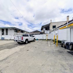 The Sunrise Shack - Parking in the back