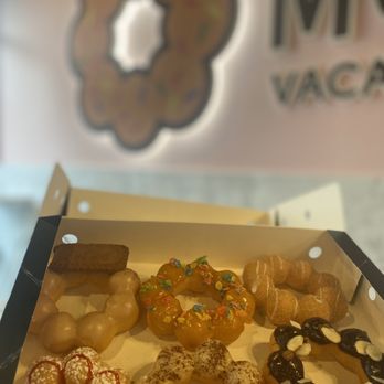 Mochinut Vacaville - 6 piece mochi donut - Donuts Near Me - Vacaville, California Mochinut Vacaville - 6 piece mochi donut - Donuts Near Me - Vacaville, California