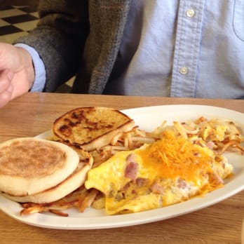 Country Kitchen Restaurant - Bacon omelet with hash browns and English muffin for $9. Yum! - Breakfast & Brunch Near Me - Ponca City, Oklahoma Country Kitchen Restaurant - Bacon omelet with hash browns and English muffin for $9. Yum! - Breakfast & Brunch Near Me - Ponca City, Oklahoma
