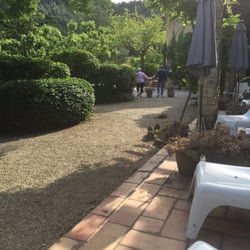 Hôtel Castel Mouisson - Relax on your patio and enjoy the gardens!