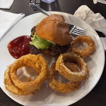 Cafe 75 - gluten free burger and onion rings - Comfort Food Near Me - Mounds, Oklahoma Cafe 75 - gluten free burger and onion rings - Comfort Food Near Me - Mounds, Oklahoma