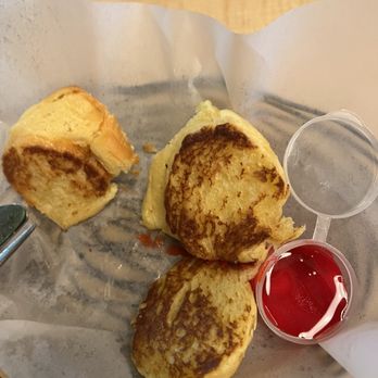 Liliha Bakery - Famous buttered biscuit rolls with jelly - Bakeries Near Me - Honolulu, Hawaii