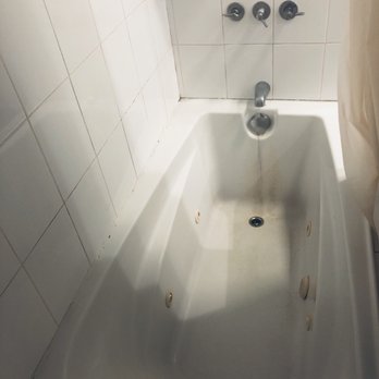 Supreme Bath Refinishing - Before photo - Refinishing Services Near Me