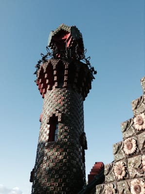 El Capricho de Gaudí by null