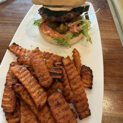 Daily Clean Food and Drink - Bahn Mi Burger