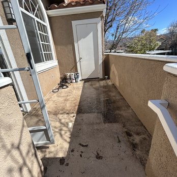 Doctor Junk Removal - After Junk removed from the patio - Junk Removal & Hauling Near Me - Mission Viejo, California Doctor Junk Removal - After Junk removed from the patio - Junk Removal & Hauling Near Me - Mission Viejo, California