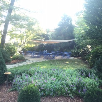 Dixon Gallery & Gardens - Museums Near Me - Memphis, Tennessee
