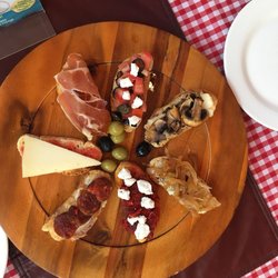 Bienvenido a Madrid Barajas - Tapas plate with 7 tapas