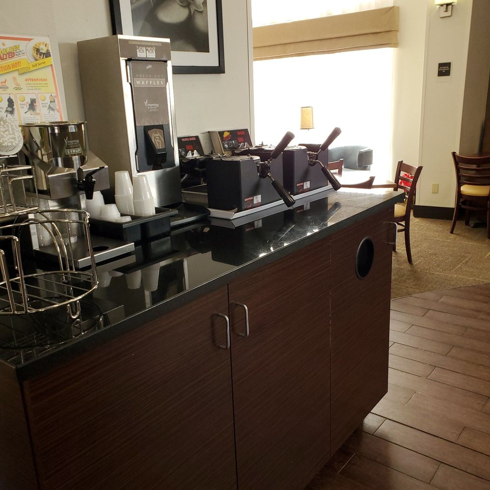 Sleep Inn On The Beach - Waffle station - Hotels Near Me - Orange Beach, Alabama Sleep Inn On The Beach - Waffle station - Hotels Near Me - Orange Beach, Alabama
