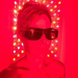 Red Light w/ Halotherapy (dry salt) Red Light w/ Halotherapy (dry salt)