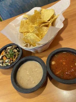 Tres Amigos (Lincolnway) by null