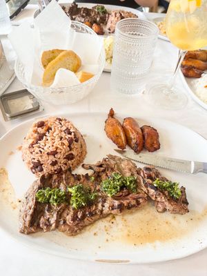 Madroño Restaurant by null