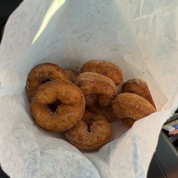 Hot mini donuts - Cinnamon Sugar Donuts - Donuts Near Me - Big Pine Key, Florida Hot mini donuts - Cinnamon Sugar Donuts - Donuts Near Me - Big Pine Key, Florida
