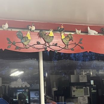 Ray's Drive-In - Cool, chicken decor! - Fast Food Near Me - Wilson, North Carolina