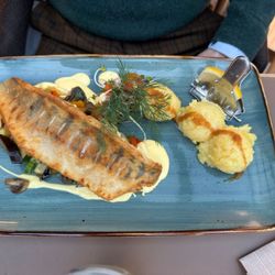 Restaurant Hofgeflüster - Frisch von der Angel, stand auf Karte.
