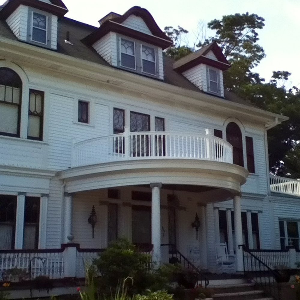 Mathis House  - The front of the Victorian Tea Room and Bed and Breakfast - Bed & Breakfast Near Me - Toms River, New Jersey