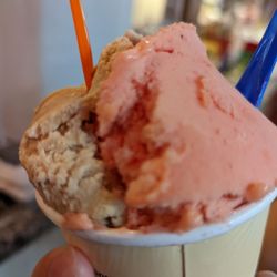 Hawaii Gelato - Kona mud pie and strawberry guava Gelato