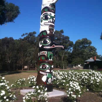 Bonython Park - Totem pole in Bonython Park - Parks Near Me - Adelaide, SA