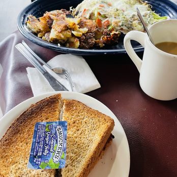 Molly's Souper - Egg whites, potatoes, and toast - Breakfast & Brunch Near Me - Upland, California