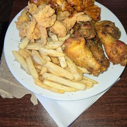 Dublin House - This is called the 3 way plate and it comes with fries they also have a choice of steak. It was DELICIOUS