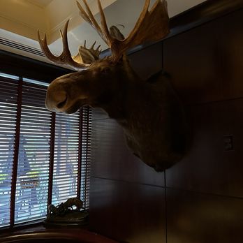 The Capital Grille - Interior decor - Steakhouses Near Me - Denver, Colorado The Capital Grille - Interior decor - Steakhouses Near Me - Denver, Colorado