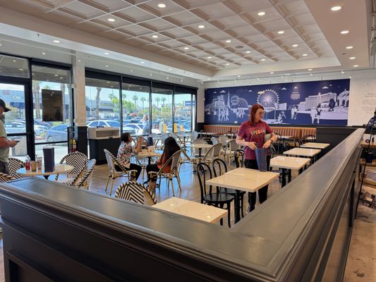Paris Baguette by null
