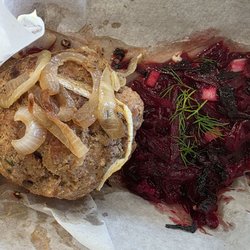 Meat cake with warm beet salad