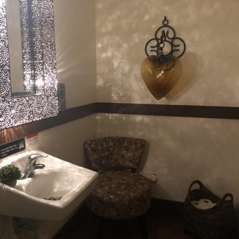 D' La Santa - Women's restroom! (Clean and doesn't smell!) - Mexican Near Me - Seattle, Washington