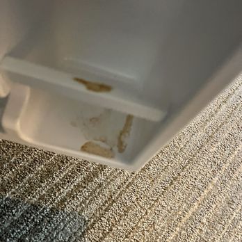 Richmond Marriott Short Pump - Disgusting refrigerator - Hotels Near Me - Glen Allen, Virginia