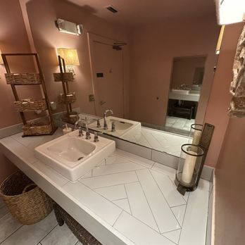 Atticus - Bathroom - Wine Bars Near Me - Fairhope, Alabama Atticus - Bathroom - Wine Bars Near Me - Fairhope, Alabama