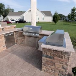 Marlowe’s Outdoor Kitchens and Patios