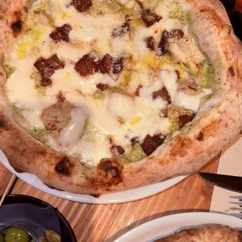 Mama - Veggie pizza - Pizza Near Me - Barcelona, B Mama - Veggie pizza - Pizza Near Me - Barcelona, B