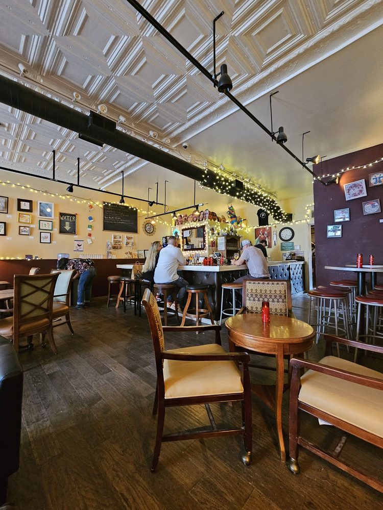 Social spots from Room For Friends